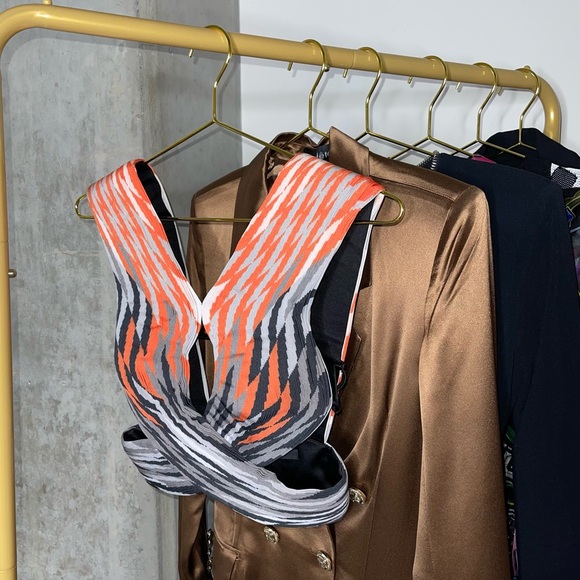 Alexander Wang Accordion Pleated Criss Cross Top in Pavement Woven - Picture 4 of 16